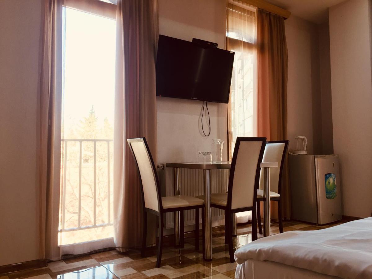 Hotel Tourist Tbilisi Luaran gambar